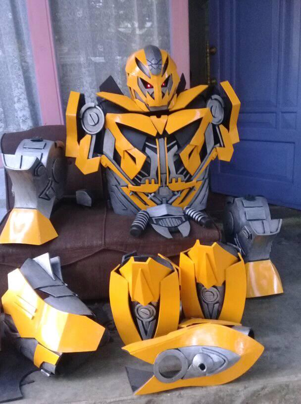 Kostum robot