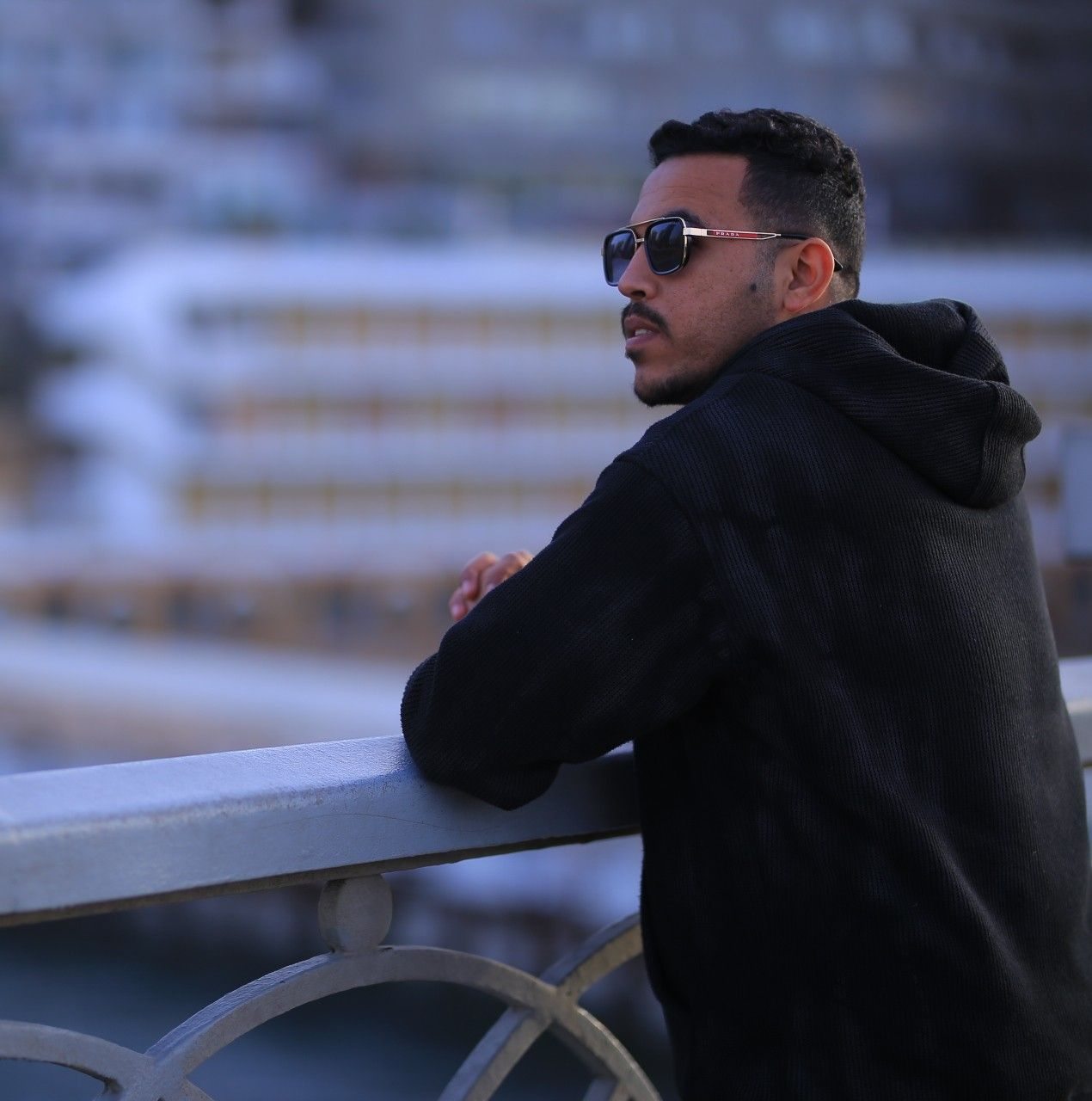 الأستاذ / محمد رجب Mr/Mohamed Ragab