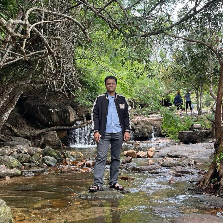 សម្ដេចធិបតី នាយករដ្ឋមន្ត្រី៖ រាជរដ្ឋាភិបាល ...