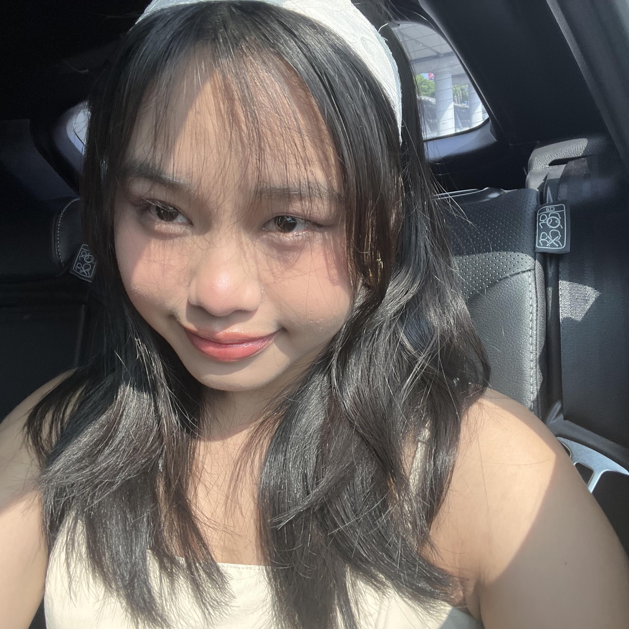 Jenipher Bernadette - 18