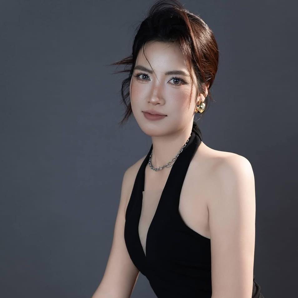 Hình ảnh đời thường dần gũi dễ mến của Himony photo 😆😆😆 | Nguyễn Thị Hiếu