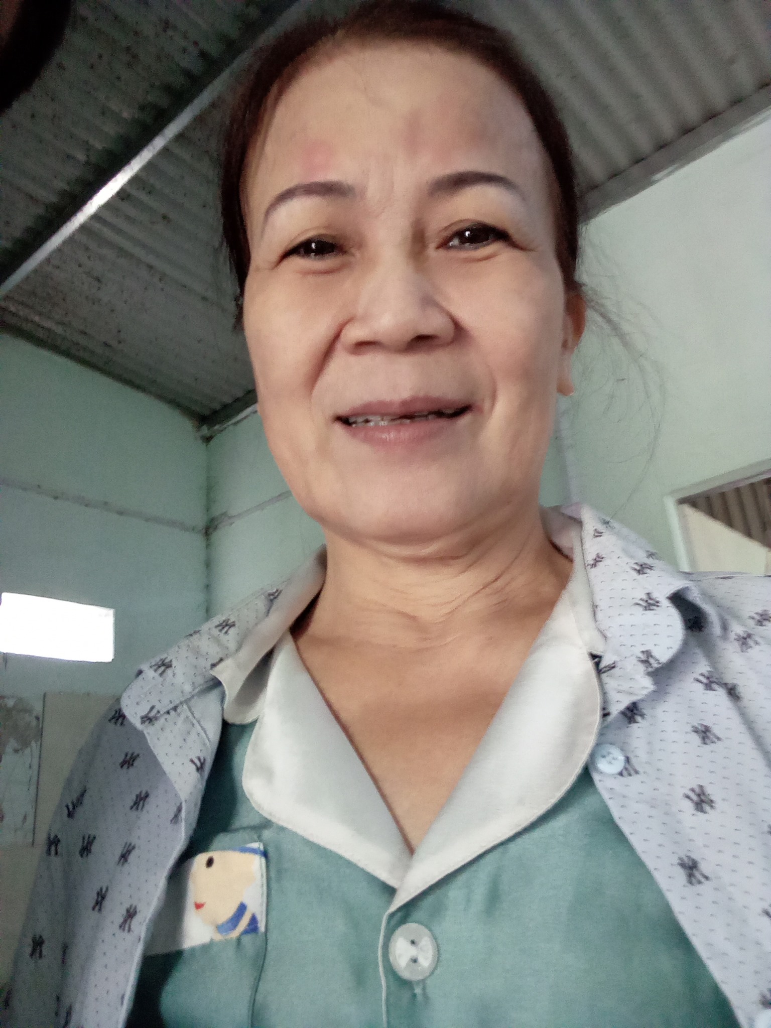 Mẹ chiên đùi gà cho ba với con gái ăn vợ chồng u52 u27 | Tuoi Ngoc Huynh