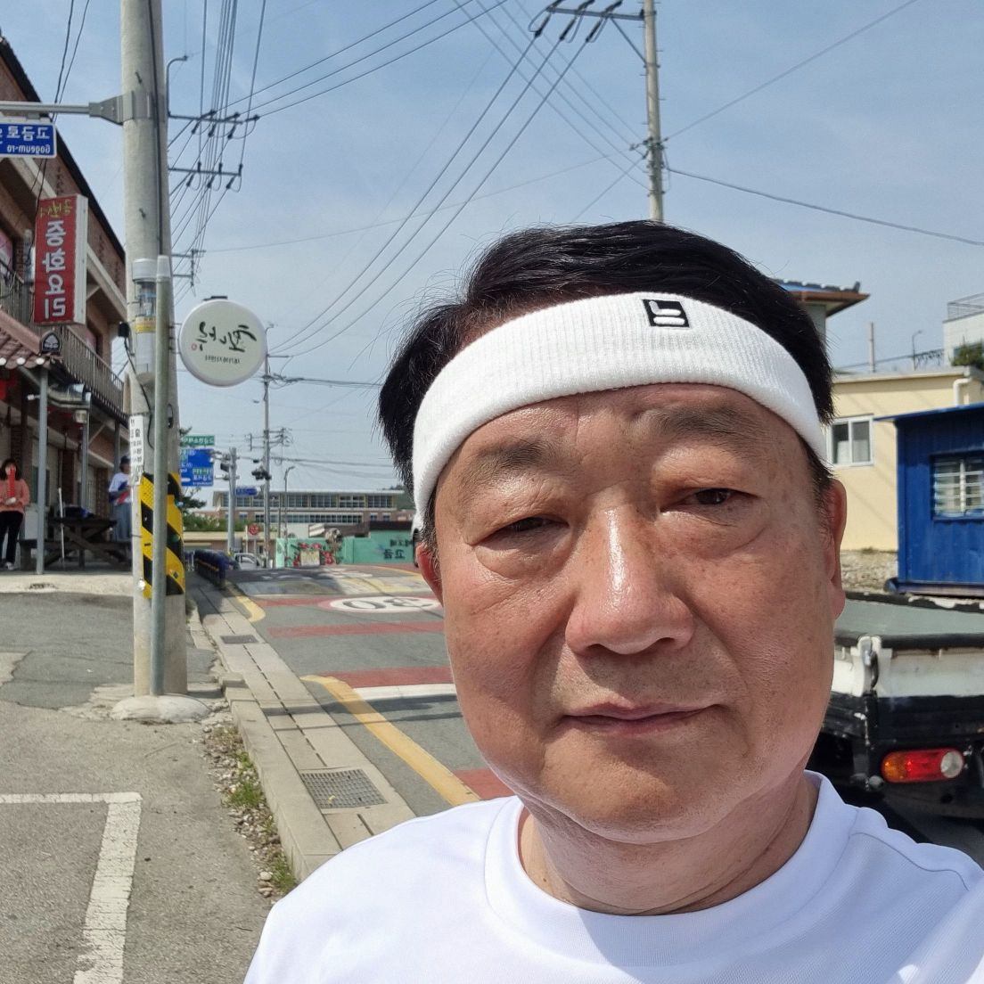 김동일