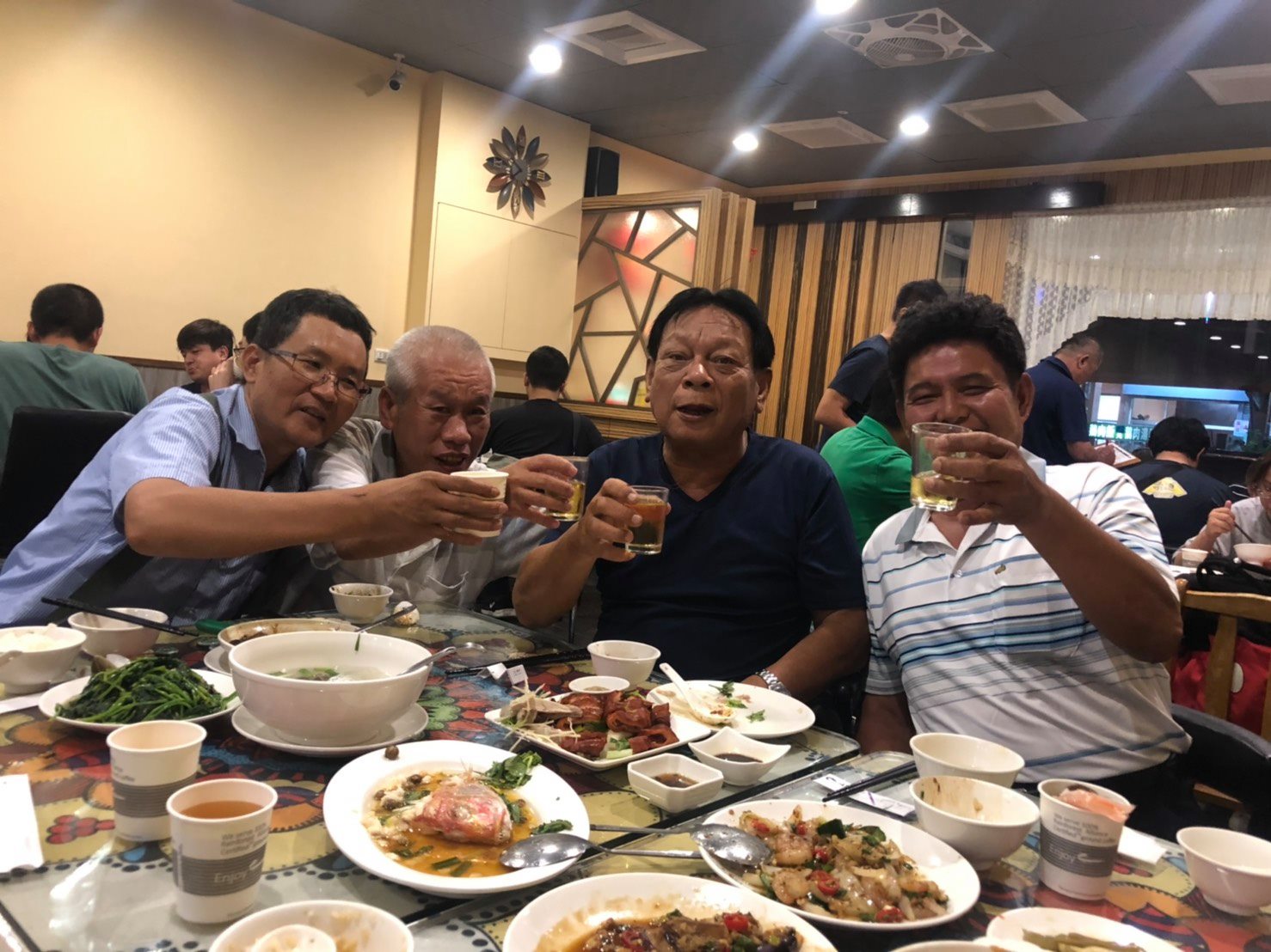 鄭麗文黨主席後援會 | 47次出國、526天海外、2300萬差旅費 | Facebook