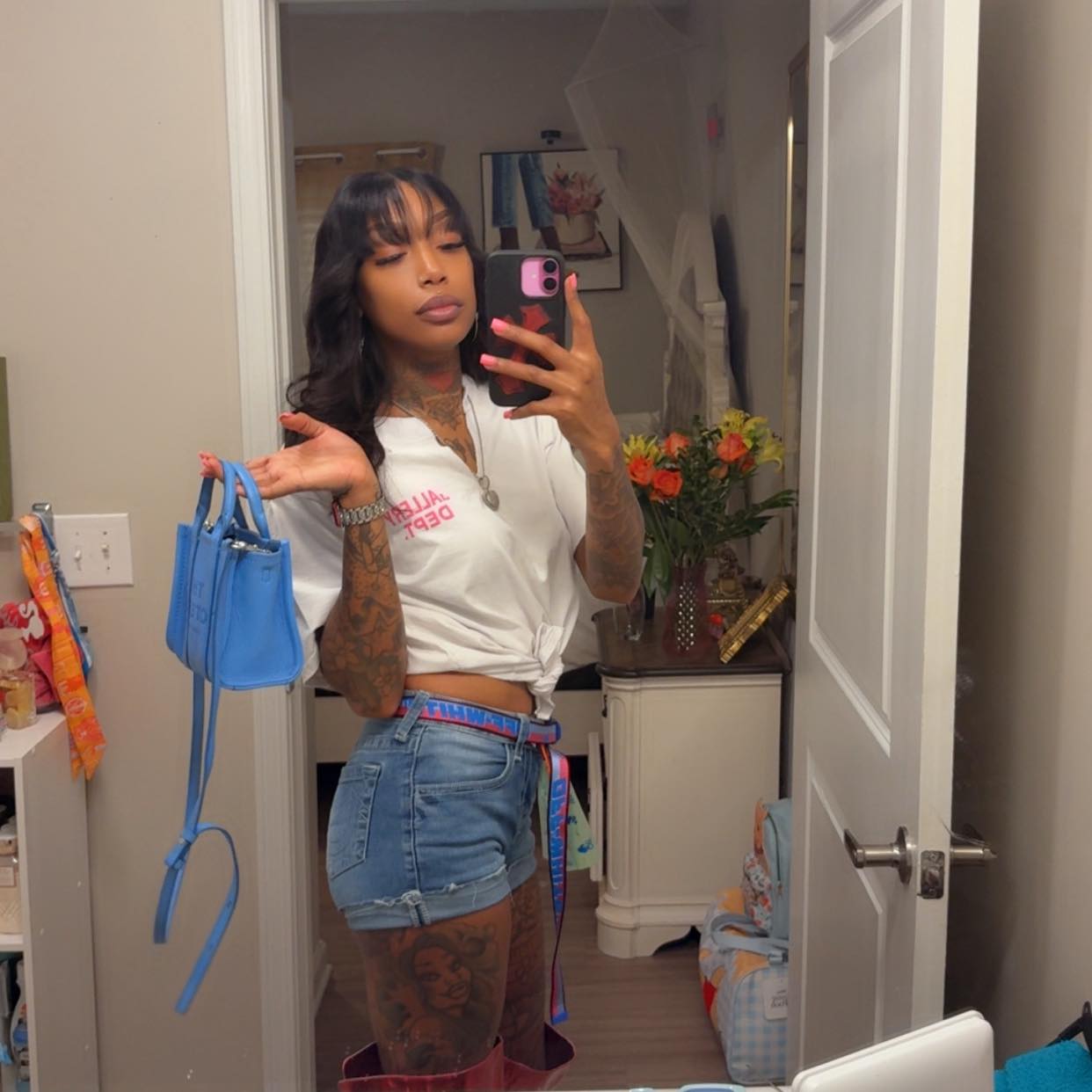 Happy birthday to my big sister Cynt Lucas my roll dawg!!! She knows I ...