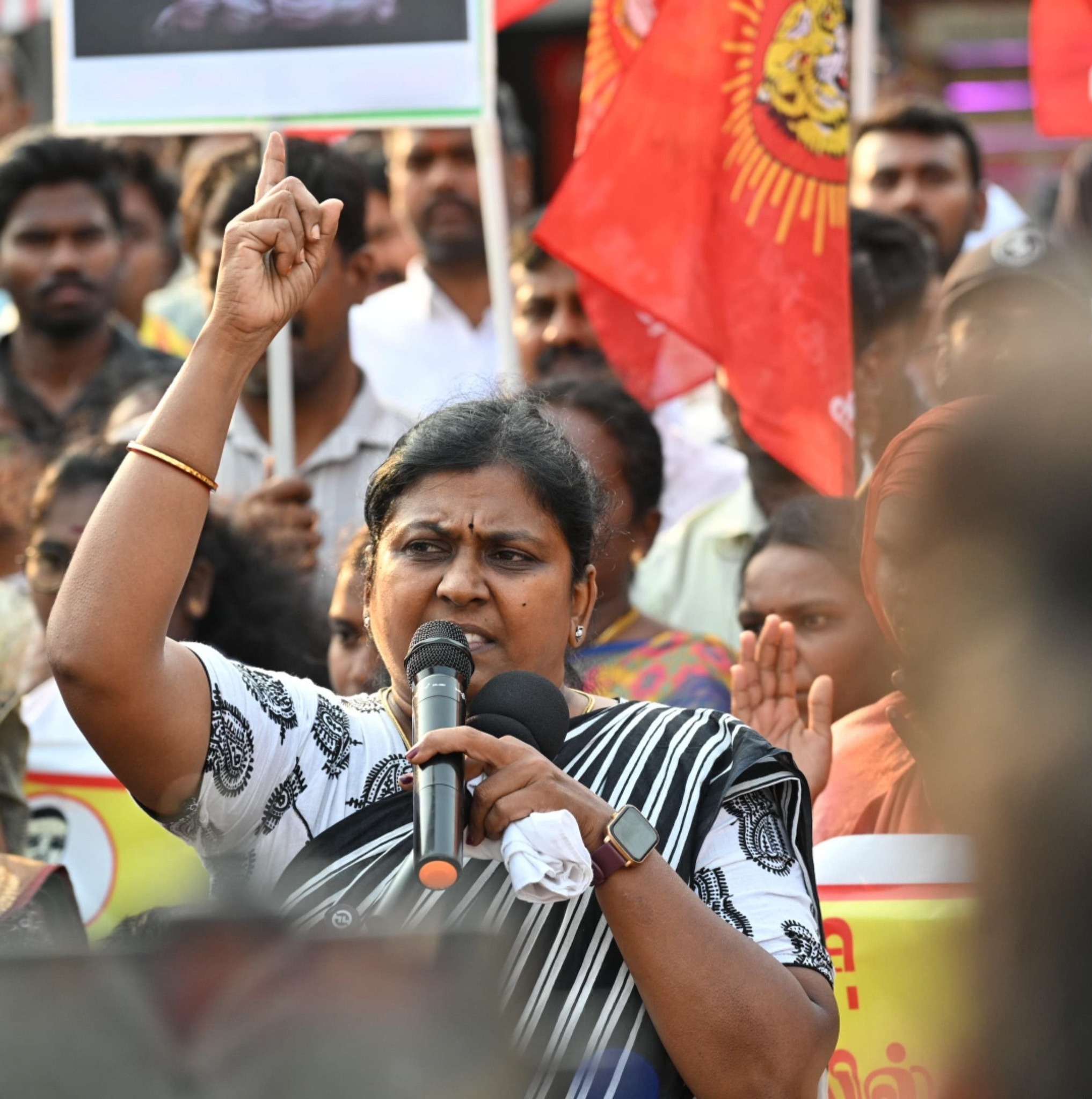 Adha Eanda Enna Pathu Andha Kelvi Ketta?