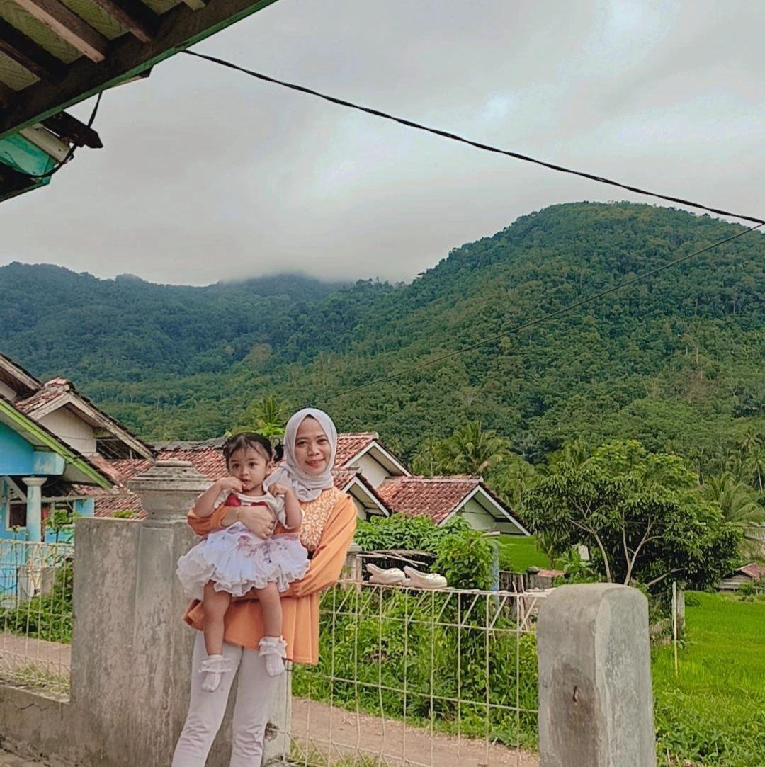 Cape ya Allah 😌 Abis nyuci 🥹 Mau gimna lgi kerjaan ibu RT 🤣🤭 | Risna ...