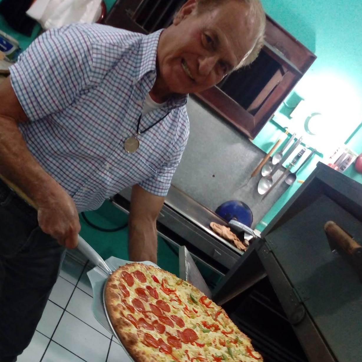 Pizzería Chaconi. | Celaya