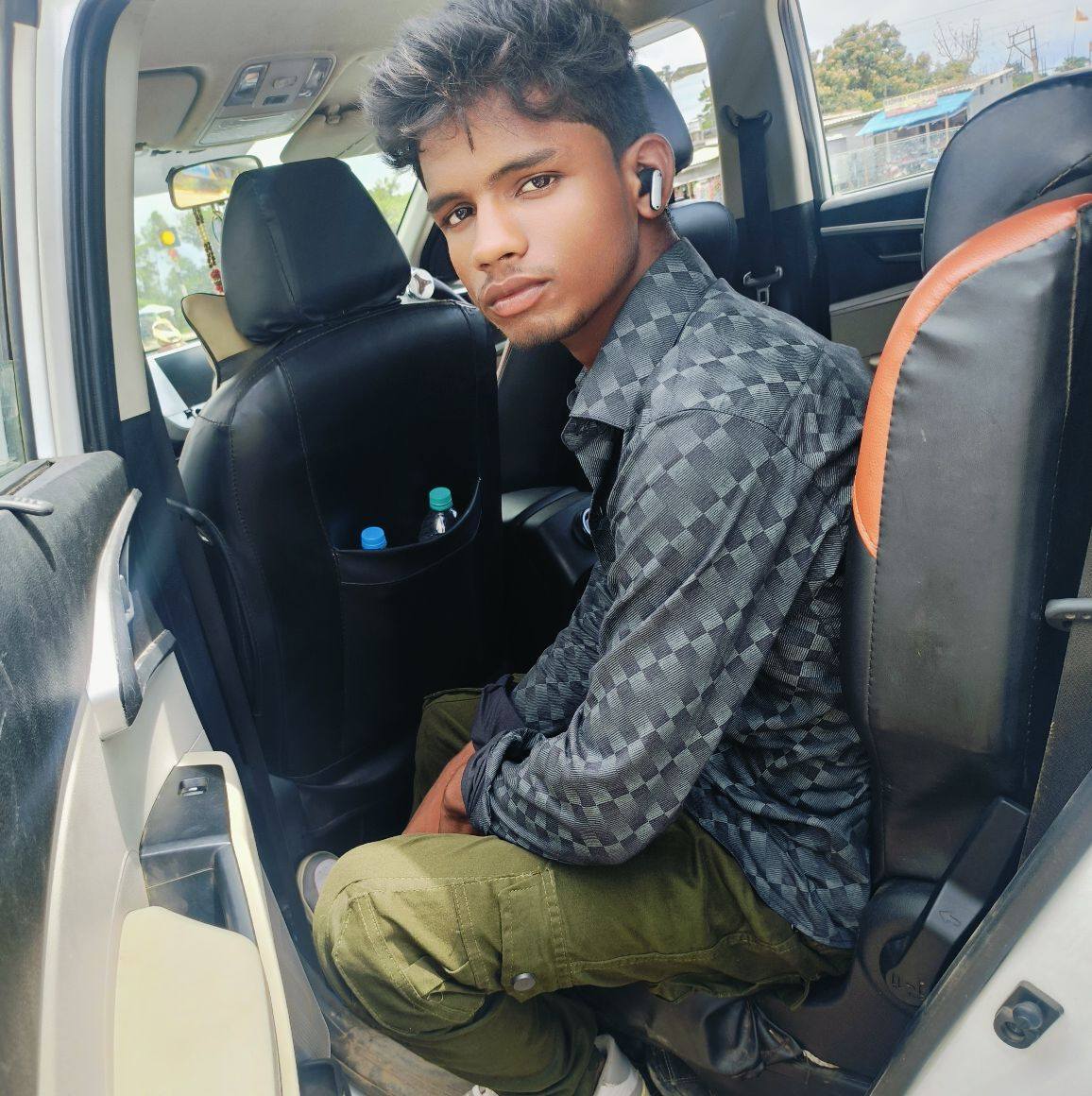 M R Shahid