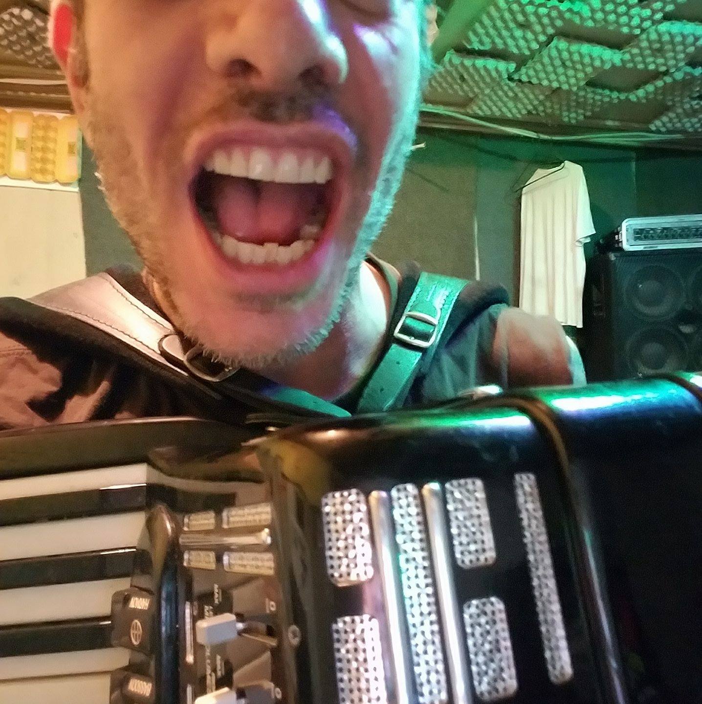 Accordion Players | Just bought my first chromatic accordion (C system ...