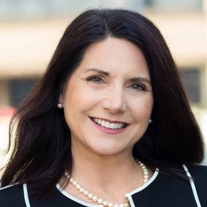 Robin Stelle, Luxury Realtor - The Referral Studio | Carmel CA