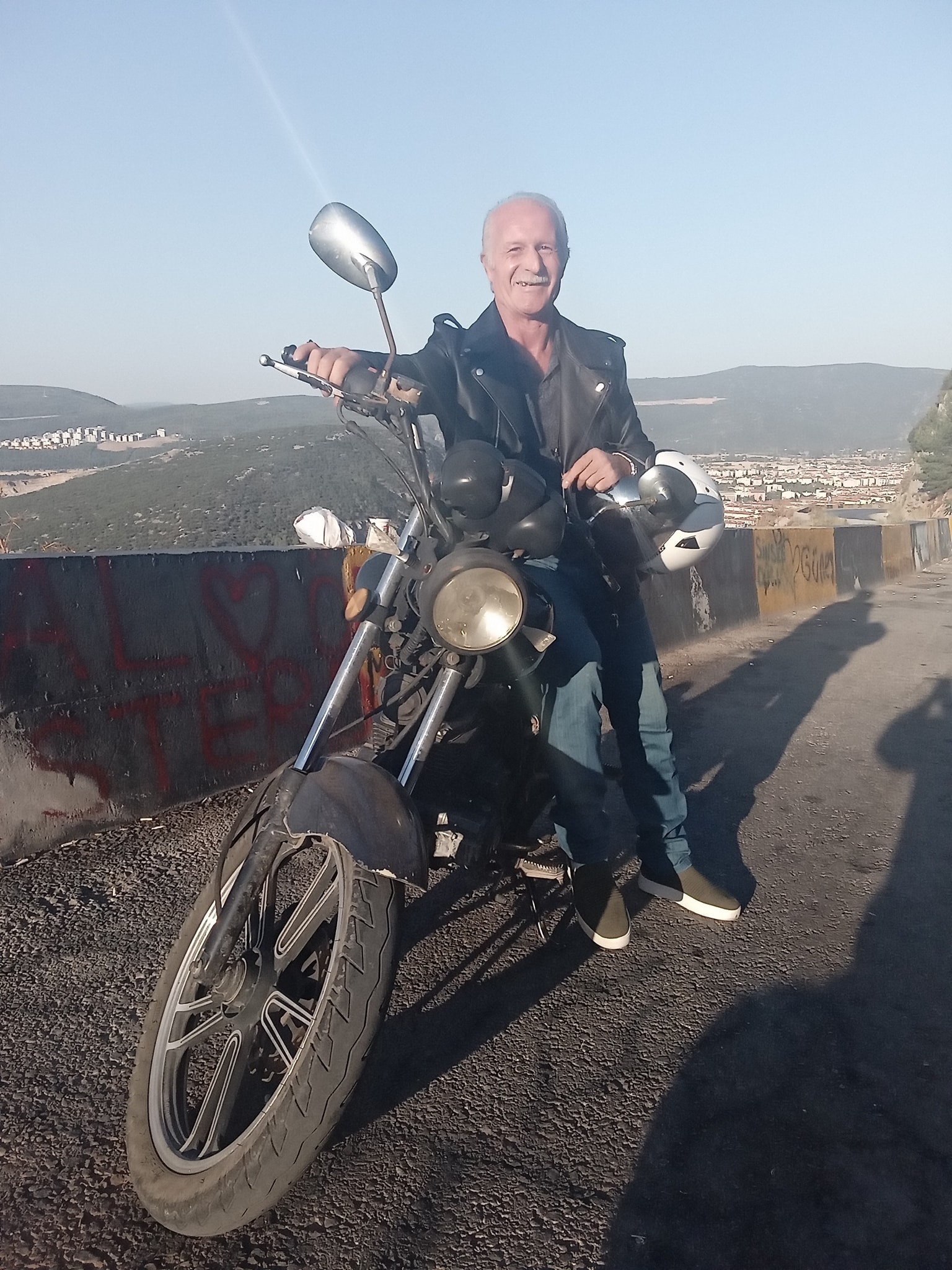 Aşık Huzuri Babanın hiç duyulmadık şiirini Kayıkçı Mustafa dan dinledik ...