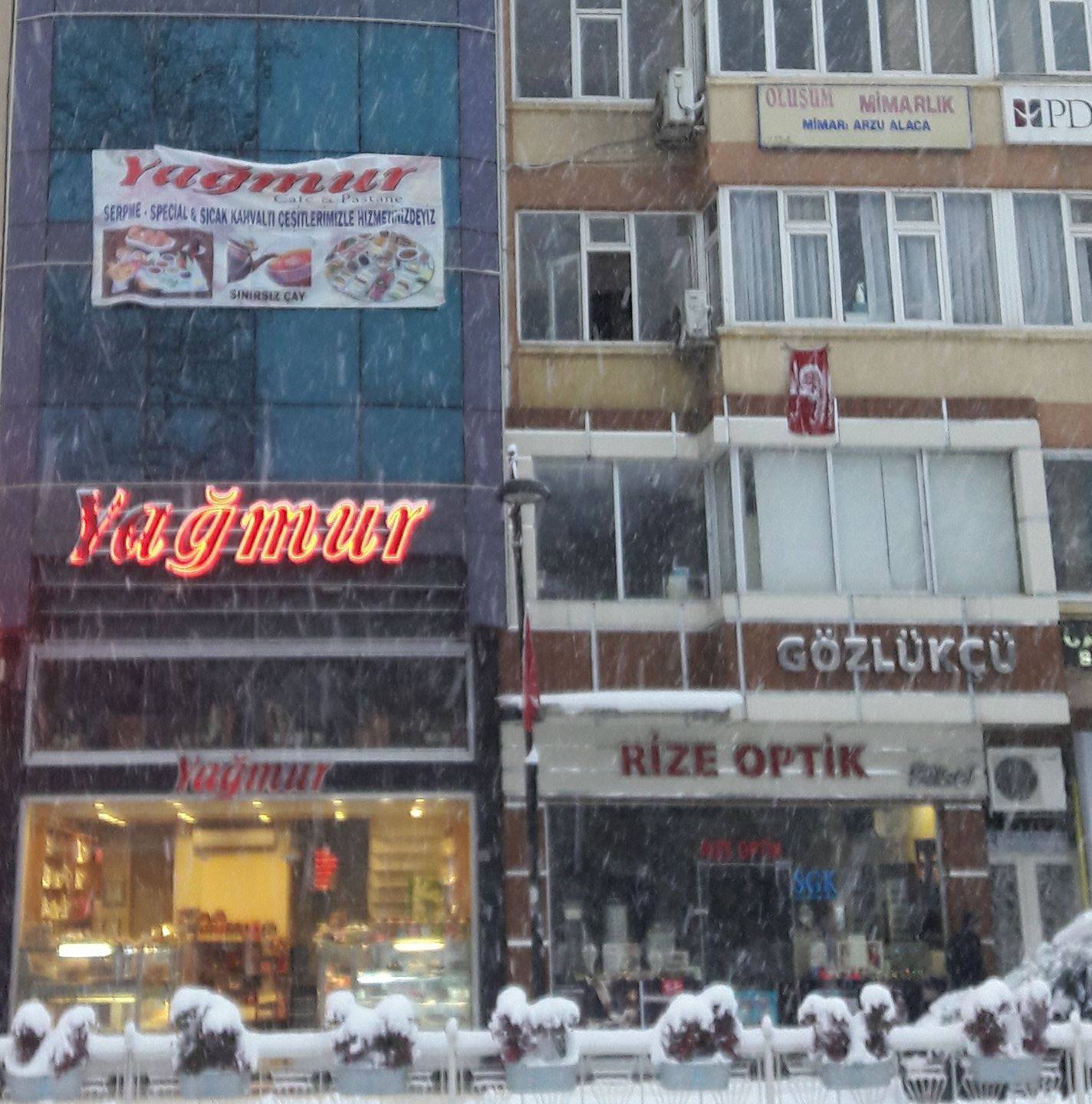 Yağmur Pastanesi & Cafe RiZe
