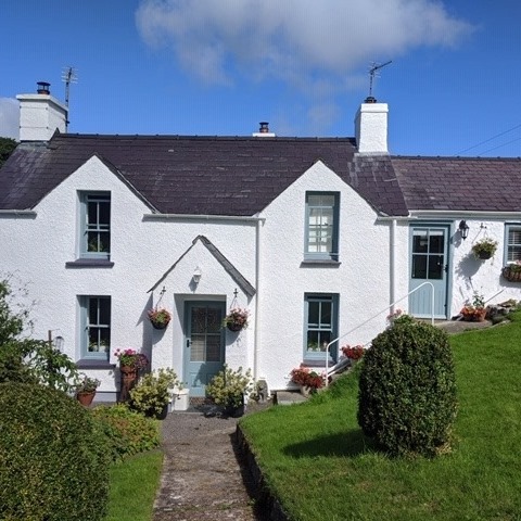 anglesey-holiday-lets-i-am-looking-for-a-small-place-coastal-for