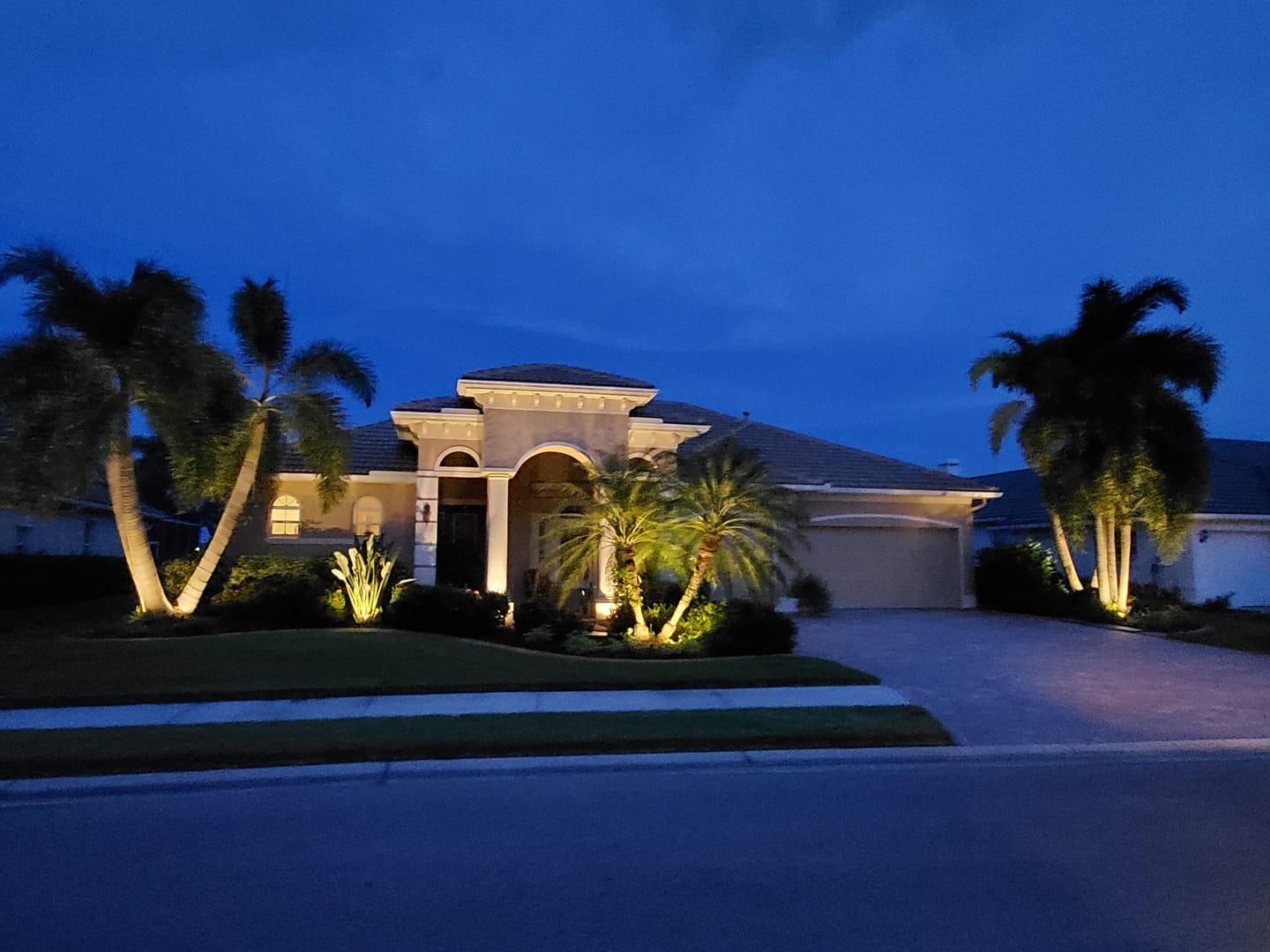 Buckeye Landscape Lighting | Sarasota FL