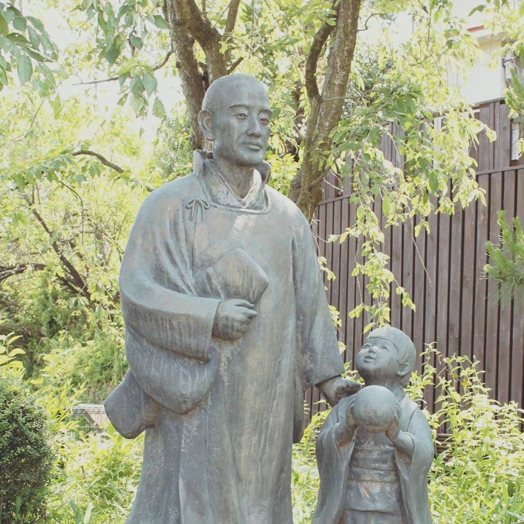 福井市橘曙覧記念文学館 - 独楽吟グッズを手作りしました😃 バッジとマグネットになってます。 6月ごろからクイズ参加の方や書籍ご購入の方に ...