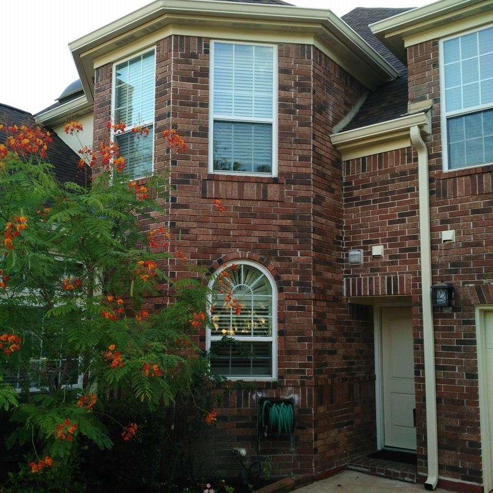 Hugo's Gutters | Houston TX