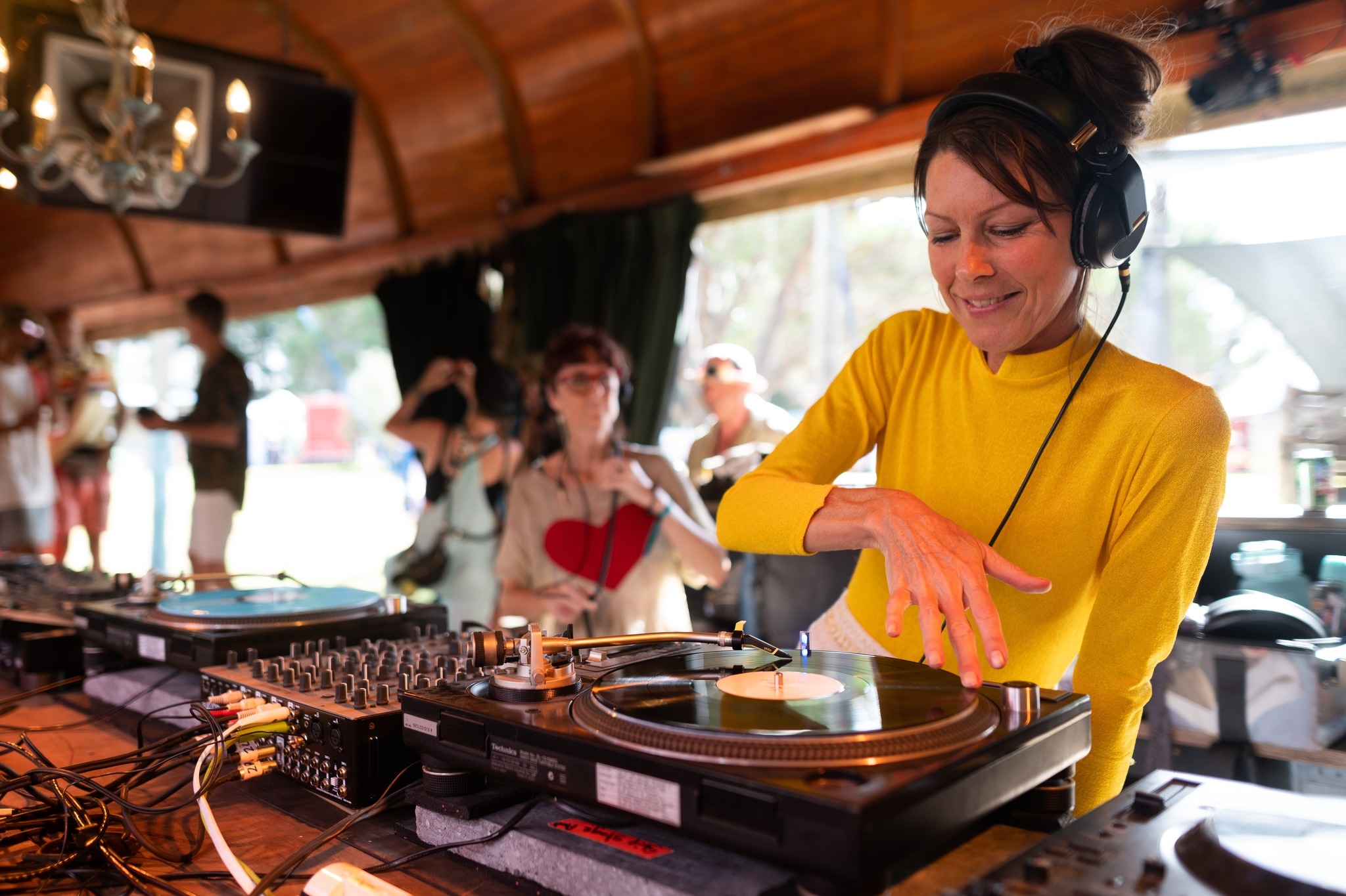 DJ Simone Fougère