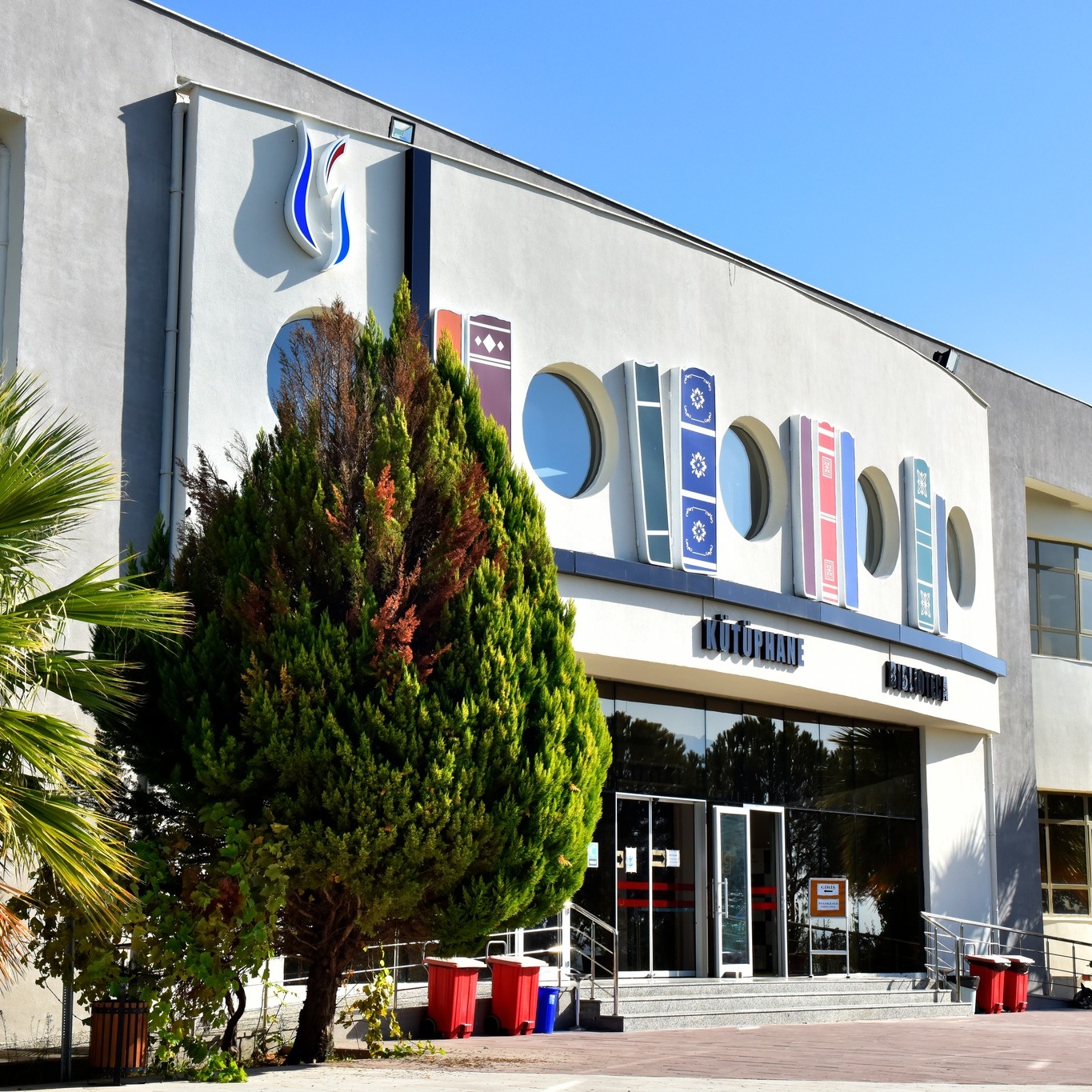 Manisa Celal Bayar Üniversitesi Kütüphanesi/CBU Library