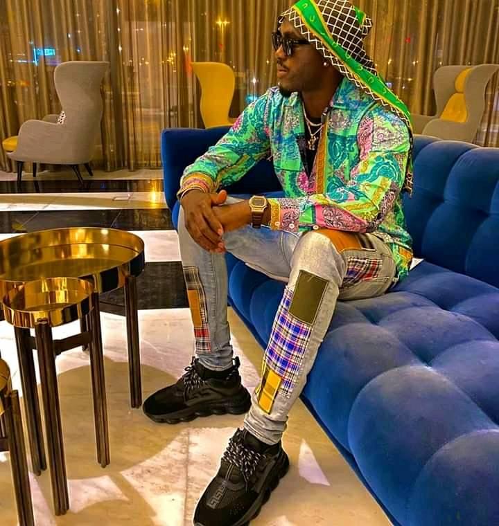 Chicago Swag Chez Dar Che | Bamako