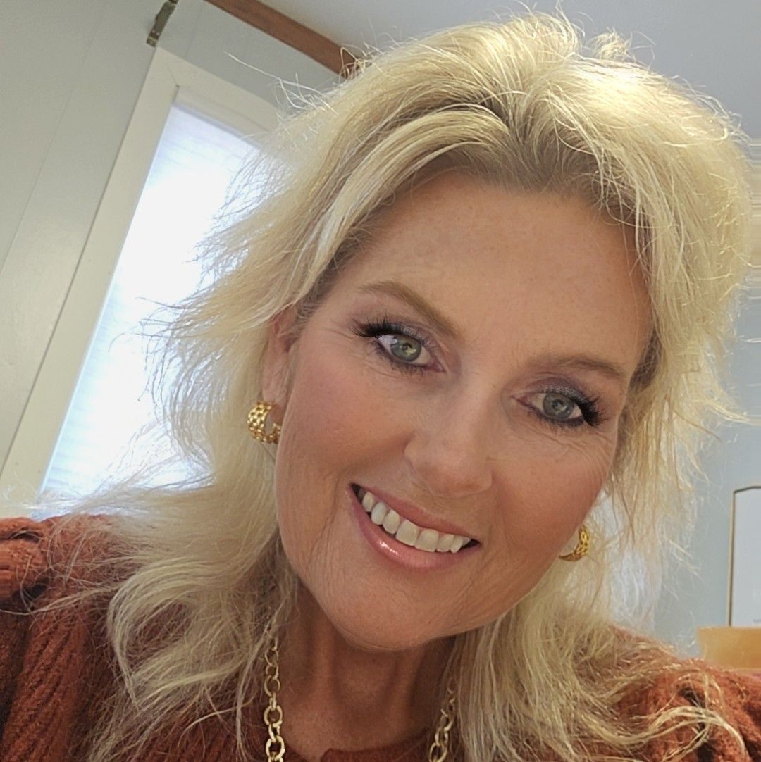 Shelly Guzek Realtor at Hometown Realty