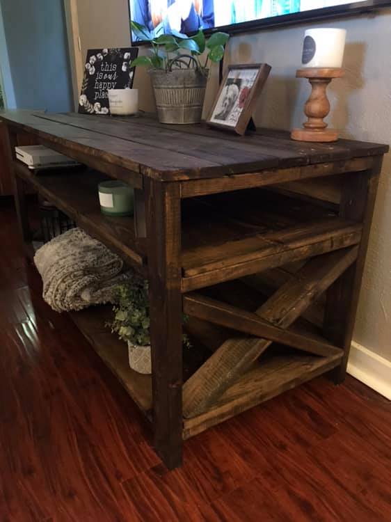 Hannahs Custom Furniture
