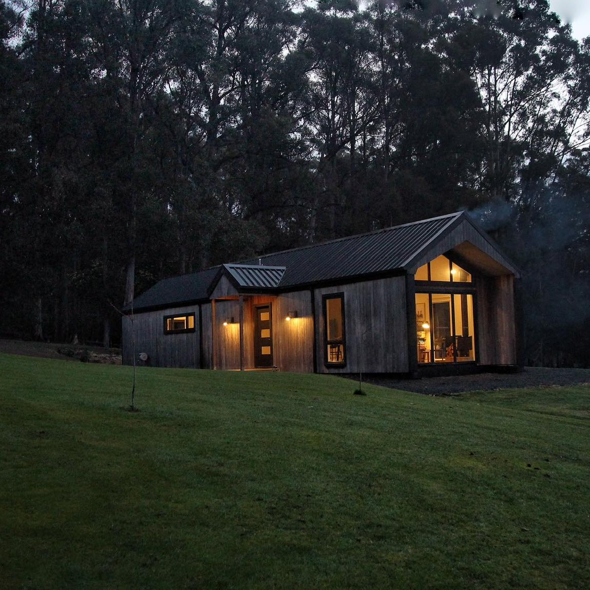 Three paddocks and a hill farm stay | Nicholls Rivulet TAS
