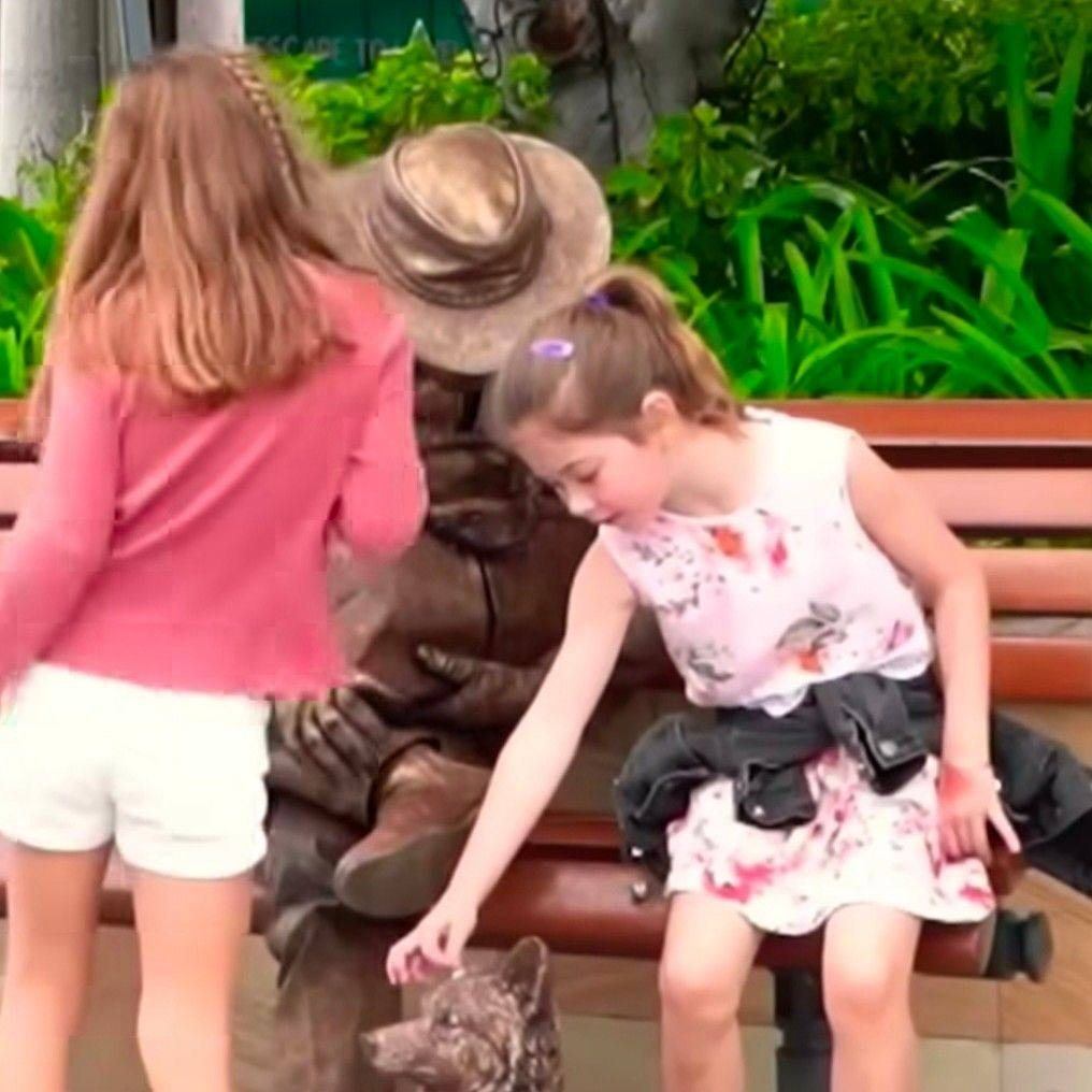 mama-help-me-fbreels-viral-funnykids-statueprank-babubhai-rathod