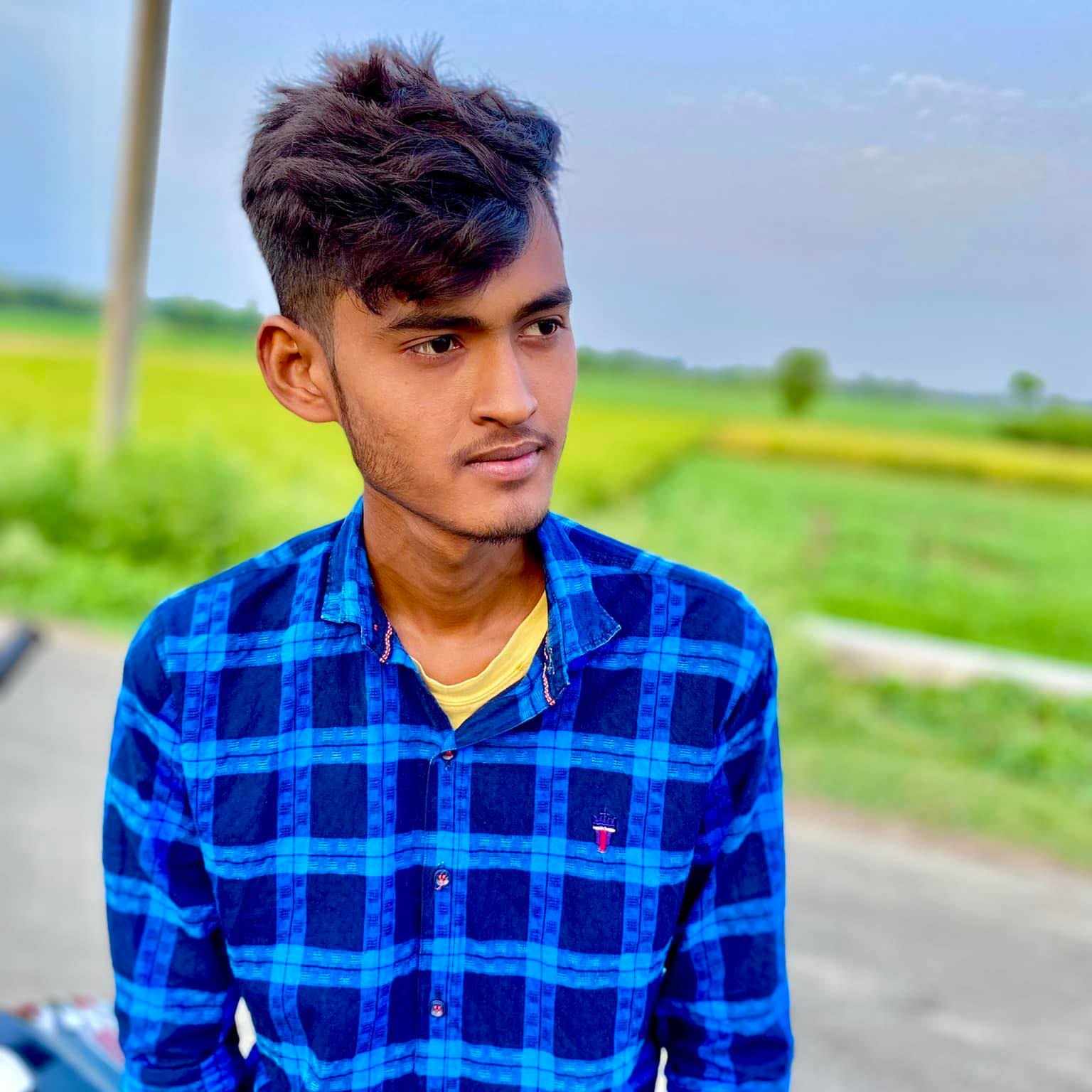 Vlogger Razzak
