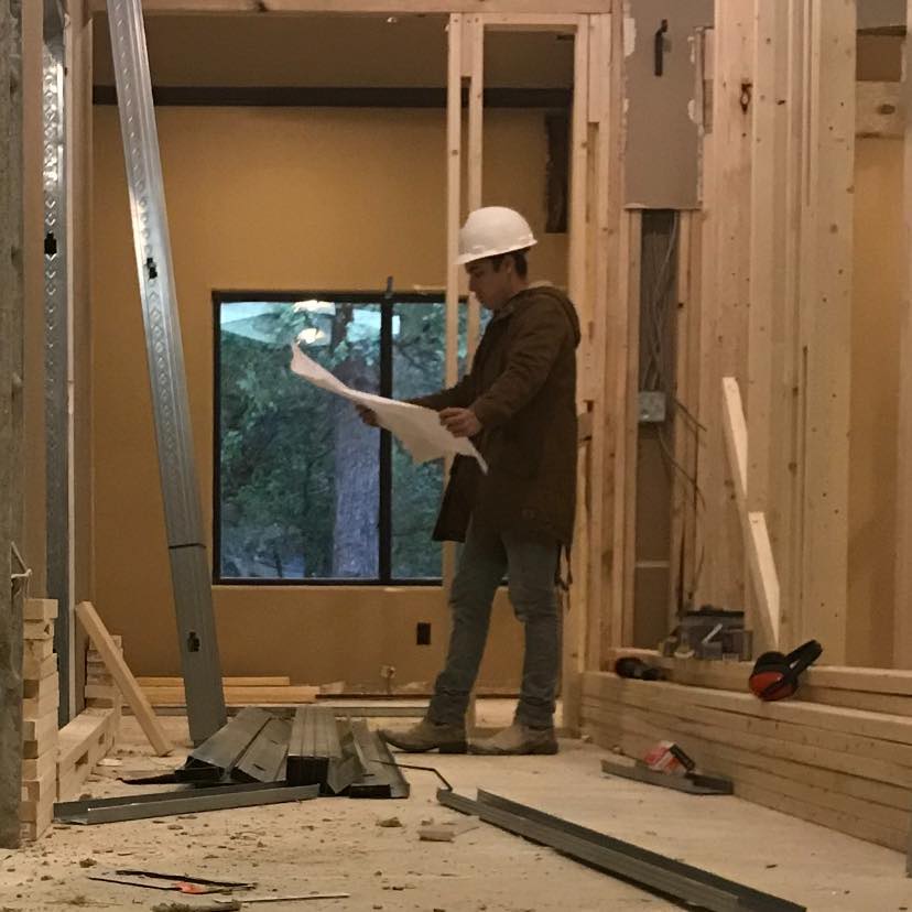 Isla Contractors LLC