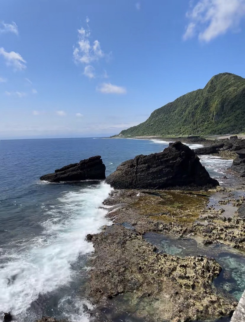 公寓大廈管理委員會交流協會 | 大家好，我擔任大樓主委，住戶寄送存証信函給管委會並要求公布於公佈欄，這樣可以嗎 | Facebook