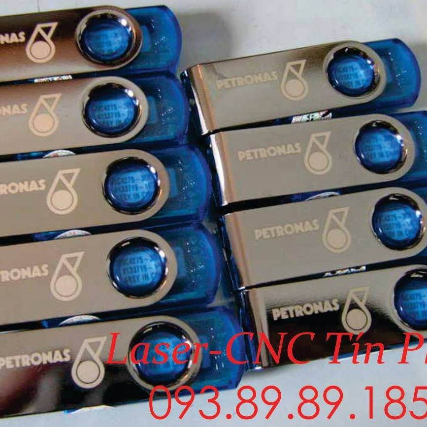 In logo khắc chữ trên kim loại inox sắt gỗ nhựa tại quận 1 093 89 89 185