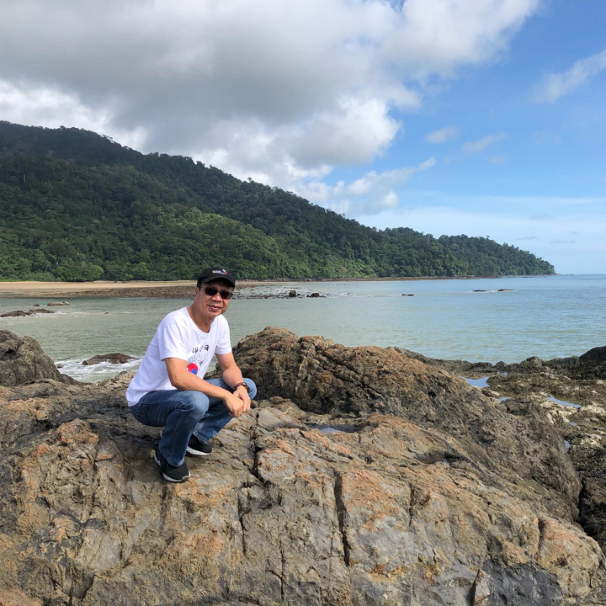 I Love Borneo - 𝗟𝗲𝗴𝗲𝗻𝗱𝗮𝗿𝘆 𝗘𝗮𝘁𝘀: 𝗥𝗼𝗷𝗮𝗸 𝗔𝘆𝗮𝗺 𝗱𝗶 𝗔𝘇𝗿𝗲𝗲𝗻... | Facebook