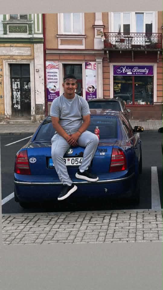 Nikolas Niki