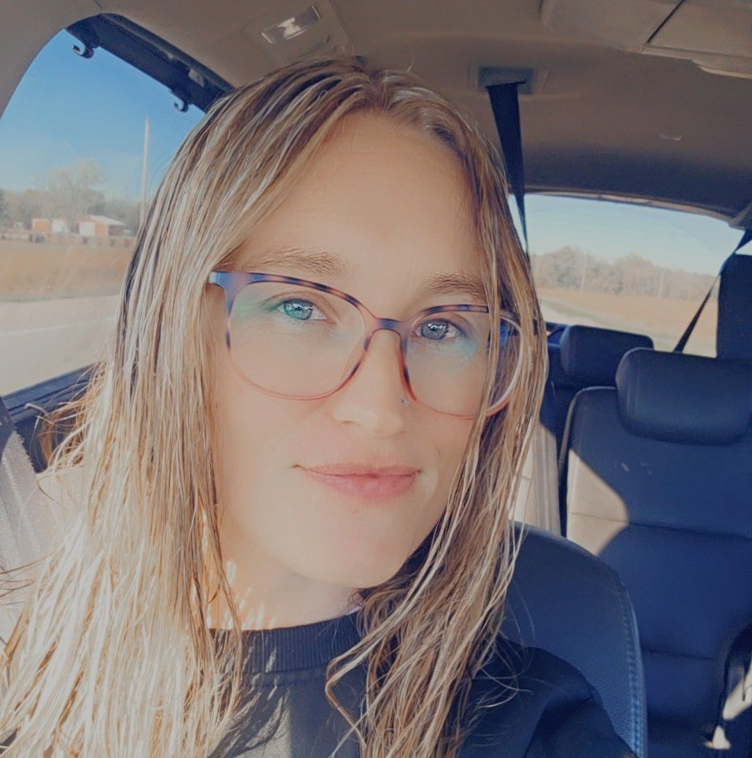 Emily Olsman (@emily.chism.1276) • Facebook, Connect with friends