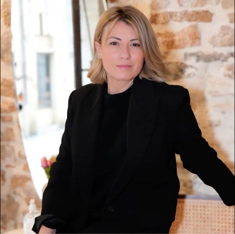 𝗔𝗩𝗔𝗡𝗧 / 𝗔𝗣𝗥𝗘̀𝗦 : 𝗾𝘂𝗮𝗻𝗱 𝗹𝗲 𝗰𝗼𝗿𝗽𝘀 𝘀𝗲... - emilia_l_institut | Facebook