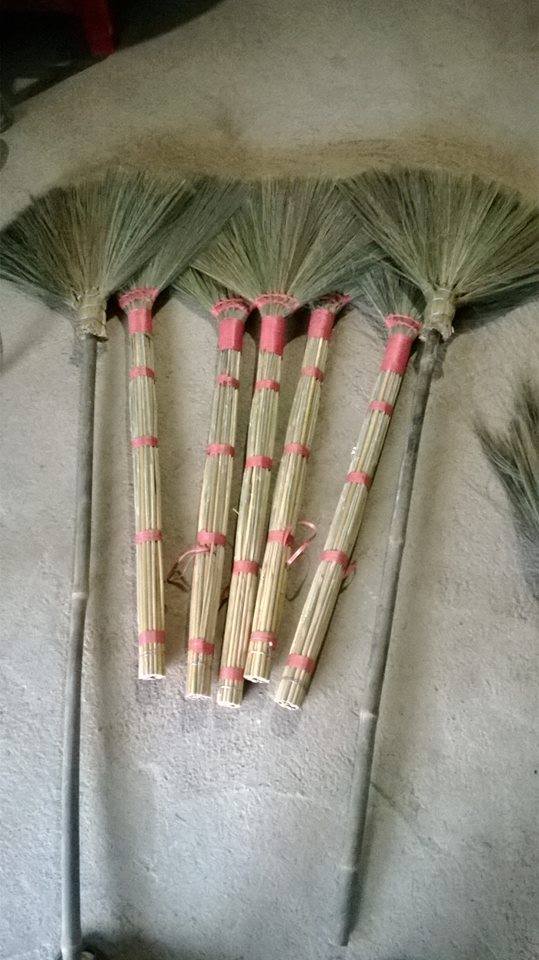 Chổi Chít chổi Rơm trùng Khánh