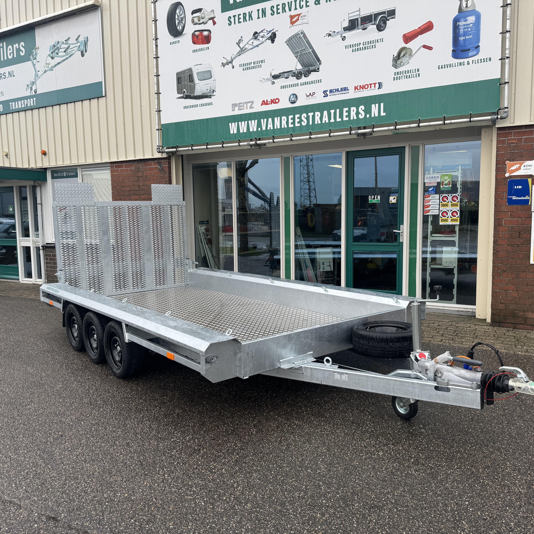 Van REES Trailers - Aanhangwagens, Boottrailers en Boottransport ...