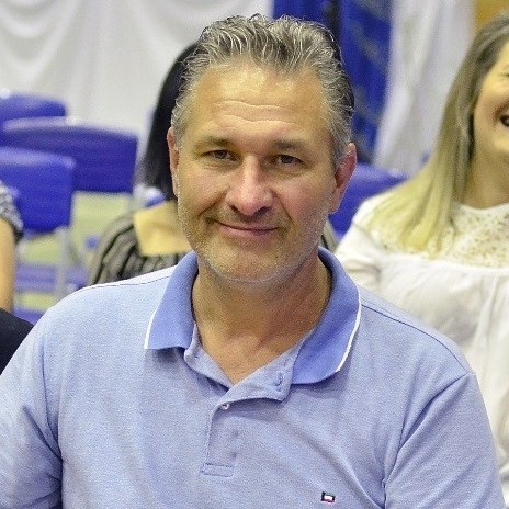 Almir R Guski