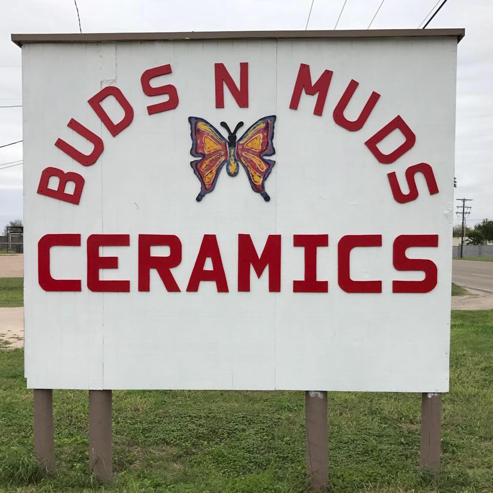 It’s Halloween time! Comment sold... - Buds & Muds Ceramics | Facebook