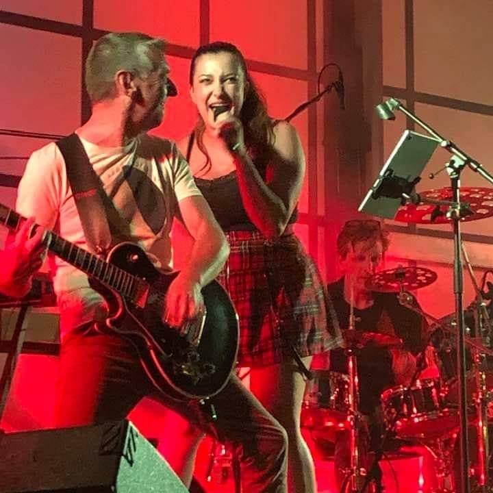 Yasmine... - Yasmine Zangeres/Eikoningin 2018