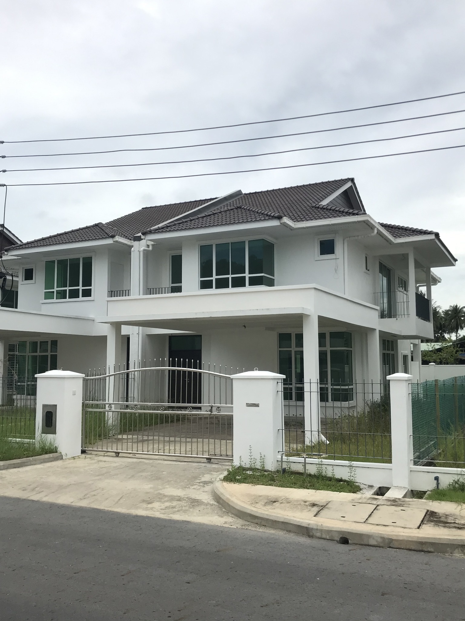 Labuan Rumah Sewa / Labuan House for Rent
