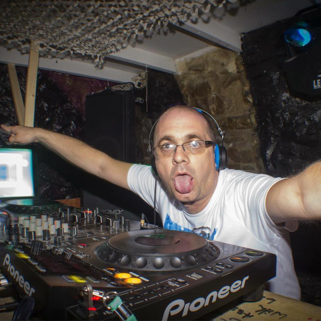 DJ Simon Williams
