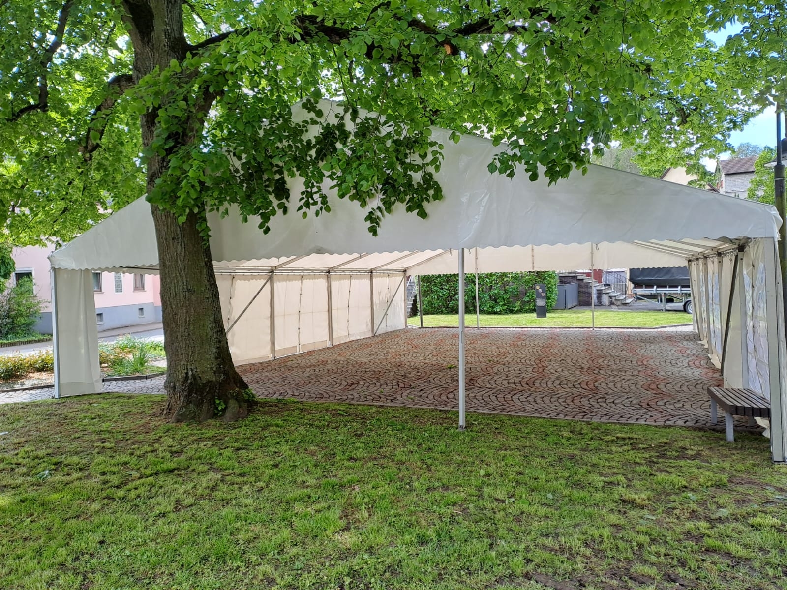 zelt coleman waterfall 5 deluxe Family Tent | 5 Man Dome-Tunnel Hybrid Tent with Separate Living And Sleeping Area | Easy To Pitch | 5 Person Camping Tent alloy gravel bike 40/400 Tisch-Teleskop Größe:60 x 60 cm