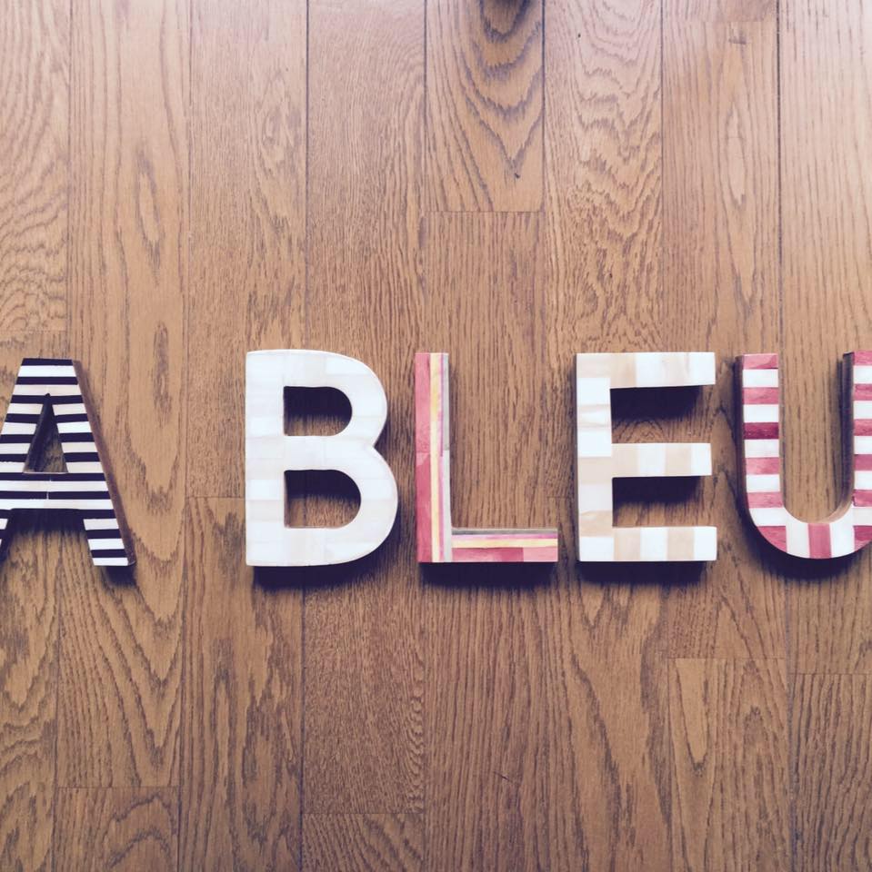 a bleu dine & bar