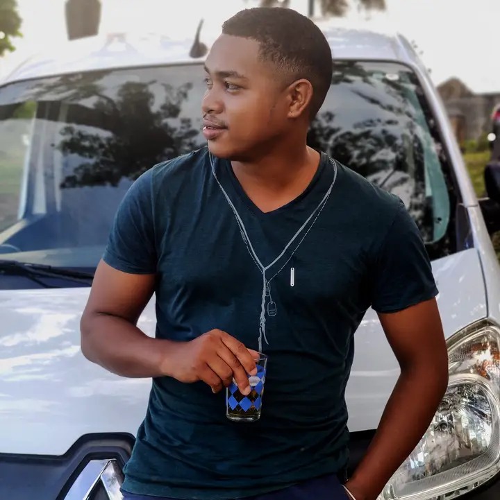 Mike 1 Brada