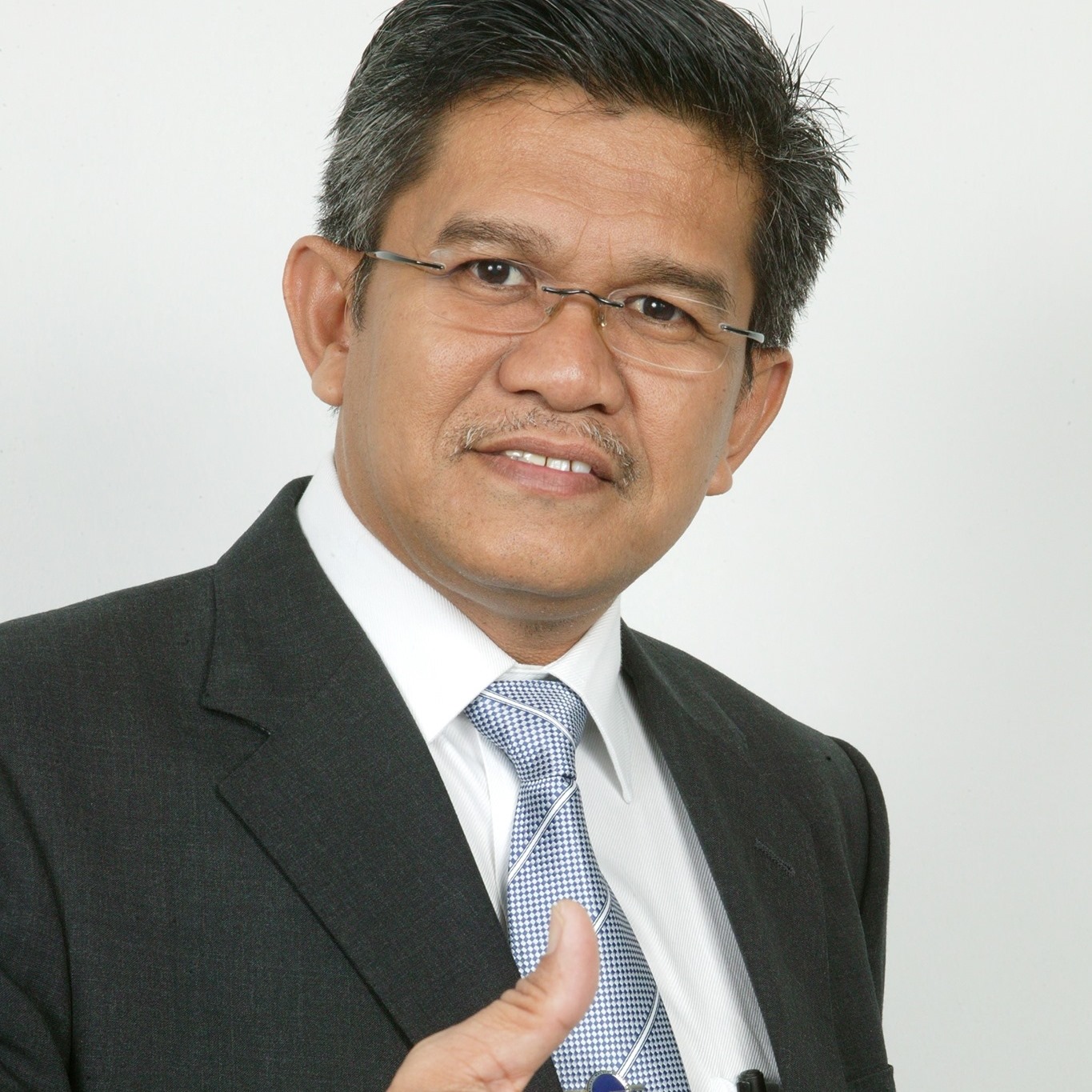 Dr. Ahmad Rozelan RASMI