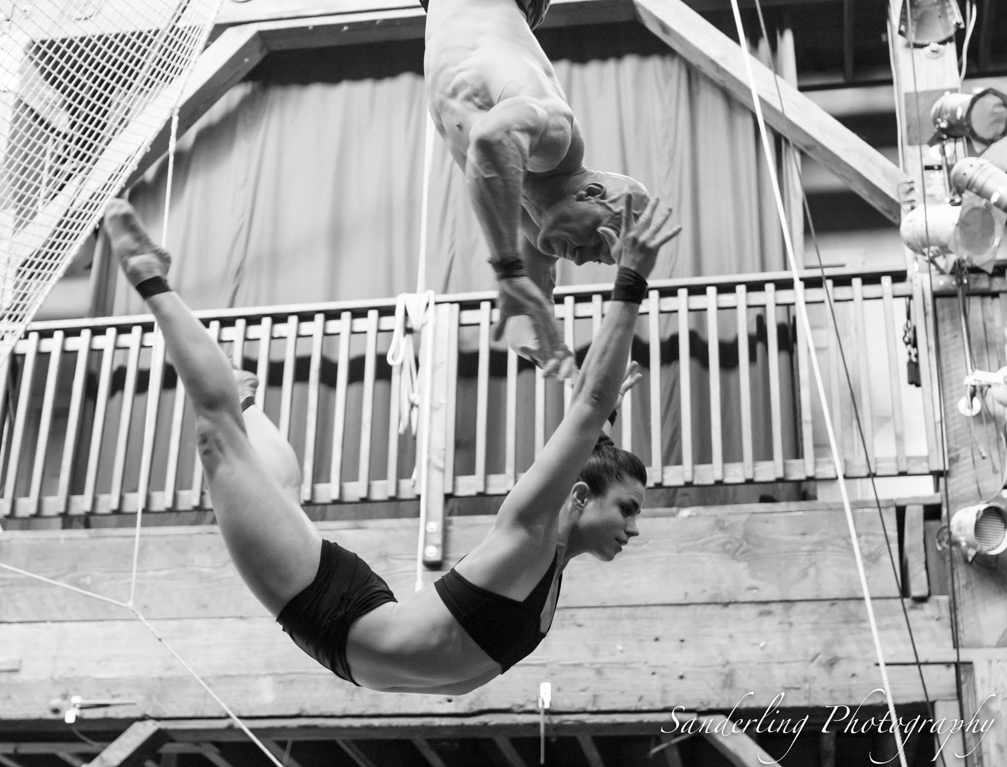Duo Trapeze: Oliver and Megan