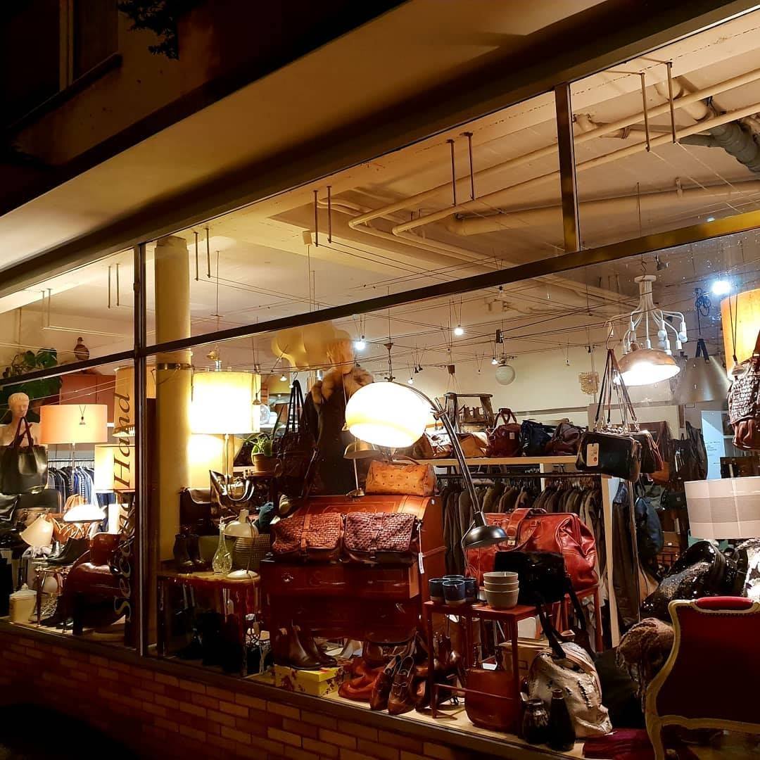 Lejla's First Secondhand & Vintage Store
