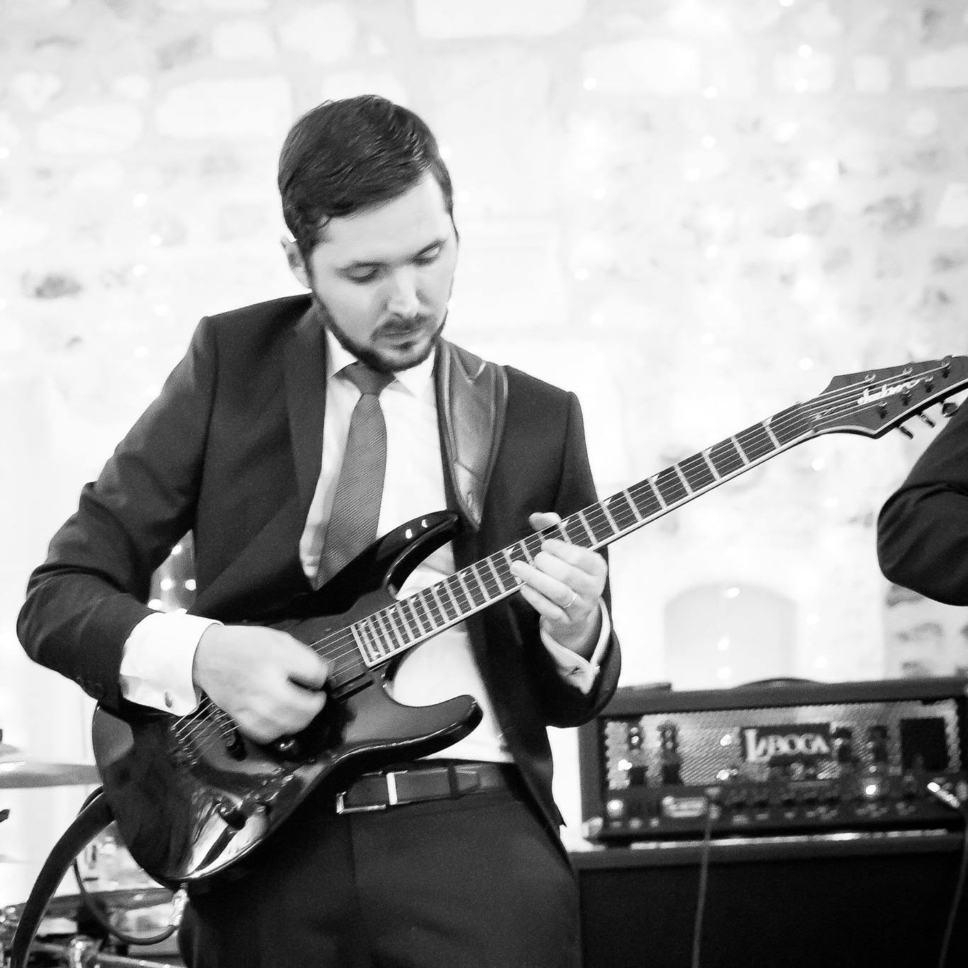 Cours Particuliers de Guitare et de Basse - Charles Rousseau
